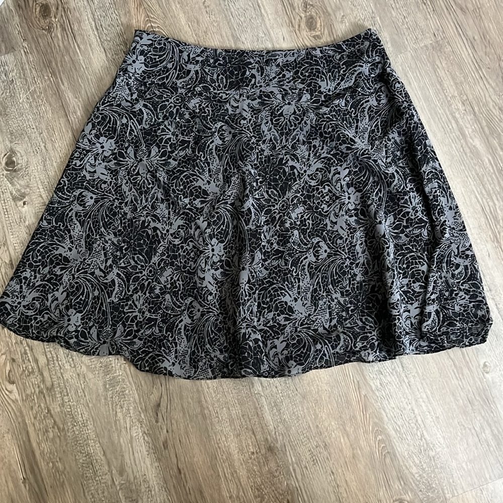 Daisy Fuentes Floral Skirt Size 16W - Picture 4 of 5
